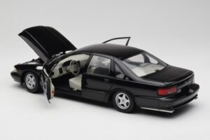 Chevrolet Impala SS Must UT Models 1:18 21031 Metall - pilt 5/8