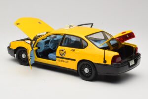 Chevrolet Impala Takso Maisto 1:18 36617 Metall - pilt 5/8