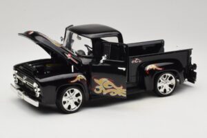 Chevrolet Old School Cody Project Truck & Chopper Set Joyride 1:18 33911 Metall - pilt 2/8
