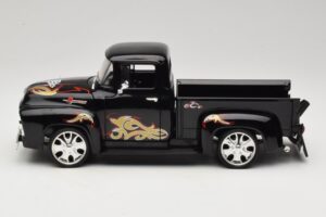 Chevrolet Old School Cody Project Truck & Chopper Set Joyride 1:18 33911 Metall - pilt 4/8