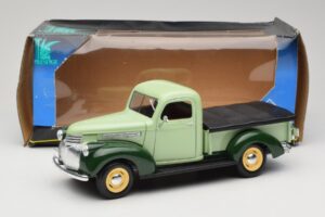 Chevrolet Pickup Roheline Solido 1:18 8063 Metall - pilt 8/8
