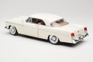 Chrysler 300B Valge Maisto 1:18 531897 Metall - pilt 7/8