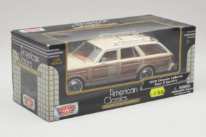 Chrysler LeBaron Town & Country Beež Motormax 1:24 MM7331BG Metall - pilt 2/3
