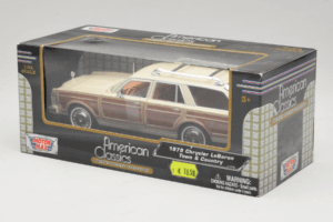 Chrysler LeBaron Town & Country Beež Motormax 1:24 MM7331BG Metall - pilt 3/3