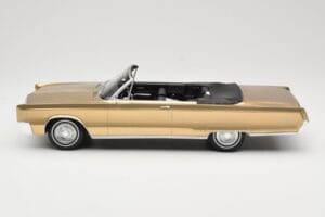 Chrysler Newport Kabriolett Gold Metallic BoS Models 1:18 BOS273 Vaik - pilt 3/6