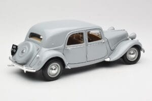 Citroen 15CV 6 Cyl Hall Maisto 1:18 50313 Metall - pilt 3/8