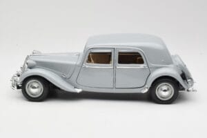 Citroen 15CV 6 Cyl Hall Maisto 1:18 50313 Metall - pilt 4/8