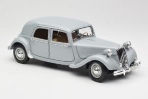 Citroen 15CV 6 Cyl Hall Maisto 1:18 50313 Metall - pilt 6/8