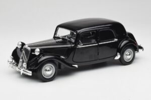 Citroen 15CV 6 Cyl Must Maisto 1:18 31821 Metall