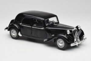 Citroen 15CV 6 Cyl Must Maisto 1:18 31821 Metall - pilt 6/8
