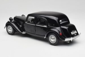Citroen 15CV 6 Cyl Must Maisto 1:18 31821 Metall - pilt 7/8