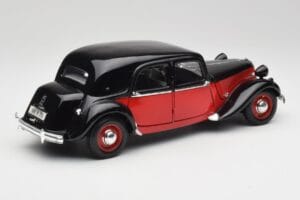 Citroen 15CV 6 Cyl Must & Punane Valmy Maisto 1:18 56009 Metall - pilt 3/8