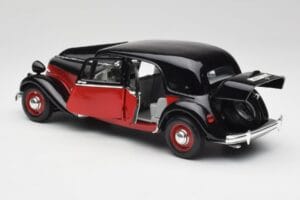 Citroen 15CV 6 Cyl Must & Punane Valmy Maisto 1:18 56009 Metall - pilt 5/8