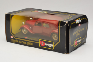 Citroen 15CV TA Punane Bburago 1:24 1501 Metall - pilt 3/3