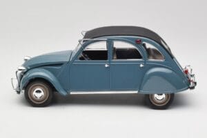 Citroen 2CV Bleu Nuit Solido 1:18 8028 Metall - pilt 3/6