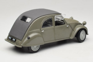 Citroen 2CV Roheline Maisto 1:18 50289 Metall - pilt 3/8