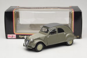 Citroen 2CV Roheline Maisto 1:18 50289 Metall - pilt 8/8