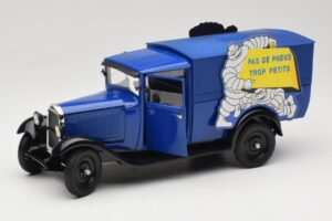Citroen C4 F Pas de Pneus Trop Petit Sinine Solido 1:18 151235-00 Metall - pilt 2/8