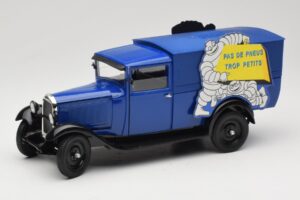 Citroen C4 F Pas de Pneus Trop Petit Sinine Solido 1:18 151235-00 Metall