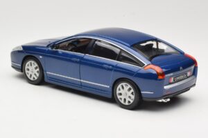 Citroen C6 Sinine Bburago 1:18 18-12073 Metall - pilt 7/8