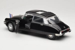 Citroen DS Presidentielle Hall Solido 1:18 8035 Metall - pilt 5/8