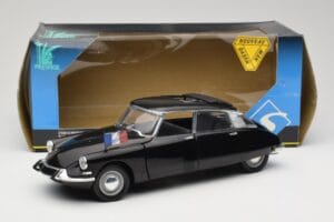 Citroen DS Presidentielle Hall Solido 1:18 8035 Metall - pilt 8/8