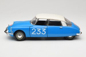 Citroen DS #233 Rally Sinine Solido 1:18 8034 Metall - pilt 4/8
