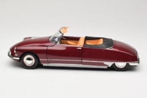 Citroen DS19 Kabriolett Bordeaux Norev 1:18 181561 Metall - pilt 4/8