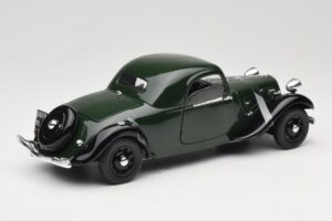 Citroen Traction Avant 11 Coupe Roheline Solido 1:18 8179 Metall - pilt 3/8