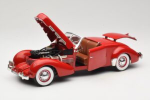 Cord 812 Kabriolett Punane American Muscle 1:18 32158 Metall - pilt 2/8