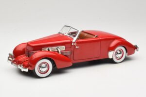 Cord 812 Kabriolett Punane American Muscle 1:18 32158 Metall