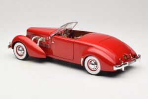 Cord 812 Kabriolett Punane American Muscle 1:18 32158 Metall - pilt 7/8