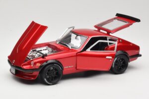 Datsun 240Z S30 Punane Maisto 1:18 32611 Metall - pilt 2/8