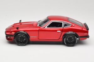 Datsun 240Z S30 Punane Maisto 1:18 32611 Metall - pilt 4/8