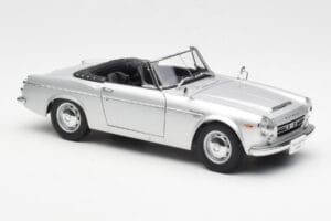 Datsun Fairlady 2000 SR311 Roadster Hõbedane AUTOart 1:18 77432 Metall - pilt 6/8