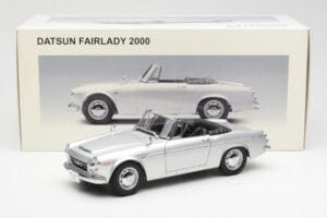 Datsun Fairlady 2000 SR311 Roadster Hõbedane AUTOart 1:18 77432 Metall - pilt 8/8