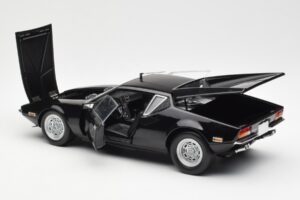 De Tomaso Pantera Must Kyosho 1:18 08851BK Metall - pilt 5/8