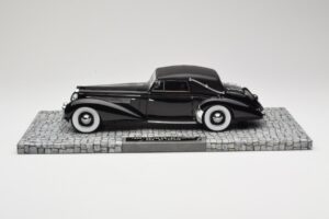 Delage D8-120 Kabriolett Must Minichamps 1:18 107115131 Metall - pilt 3/6