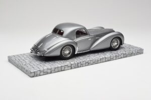 Delahaye Type 145 V12 Coupe Mullin Museum Minichamps 1:18 107116120 Metall - pilt 5/6