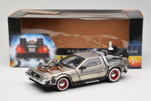 DeLorean DMC-12 Back to the Future Part III Sun Star 1:18 2712 Metall - pilt 8/8
