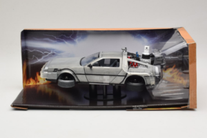 DeLorean DMC-12 Time Machine Back to the Future II Jada 1:24 253255021 Metall - pilt 2/2