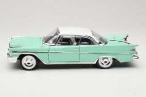 DeSoto Adventurer Roheline American Mint 1:18 92738 Metall - pilt 4/8
