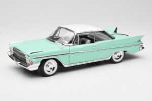 DeSoto Adventurer Roheline Road Signature 1:18 92738-R1 Metall