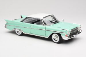 DeSoto Adventurer Roheline Road Signature 1:18 92738-R1 Metall - pilt 6/8