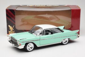 DeSoto Adventurer Roheline Road Signature 1:18 92738-R1 Metall - pilt 8/8