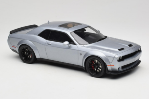 Dodge Challenger SRT Hellcat Redeye Hõbedane GT Spirit 1:18 GT226 Vaik - pilt 4/6