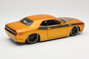 Dodge Challenger Concept Kuldne Maisto 1:18 31320 Metall - pilt 3/8