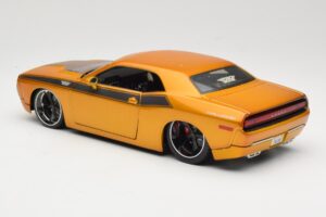 Dodge Challenger Concept Kuldne Maisto 1:18 31320 Metall - pilt 7/8