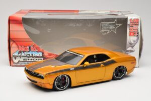 Dodge Challenger Concept Kuldne Maisto 1:18 31320 Metall - pilt 8/8