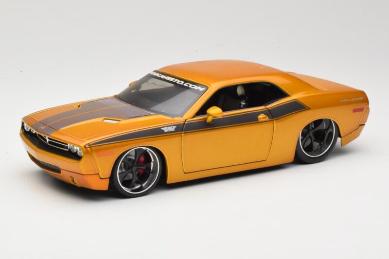 Dodge Challenger Concept Kuldne Maisto 1:18 31320 Metall